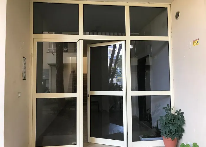 Ap Relax , - Mali Robit * Golem (Tirana)