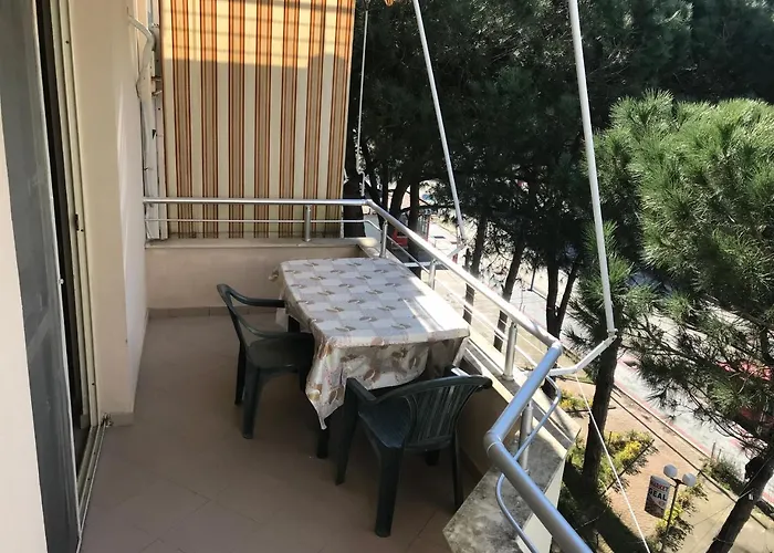 Ap Relax , - Mali Robit * Golem (Tirana)